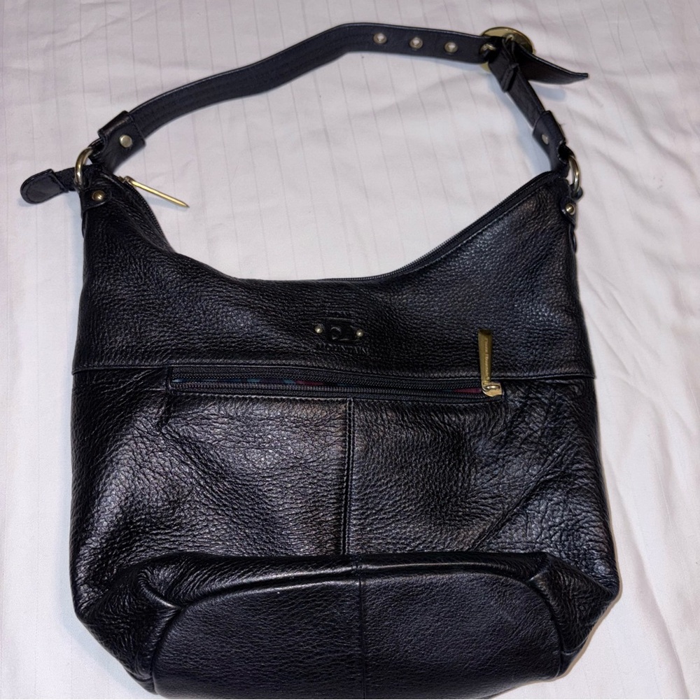 Stone Mountain Accessories Black Leather Hobo Bag